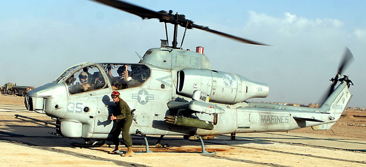 hmla-367 scarface marine light attack helicopter squadron ah-1w super cobra 19