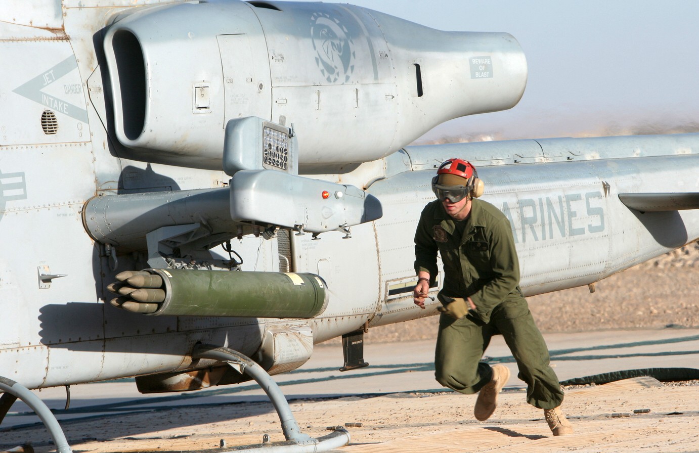 hmla-367 scarface marine light attack helicopter squadron ah-1w super cobra afghanistan helmand province 20