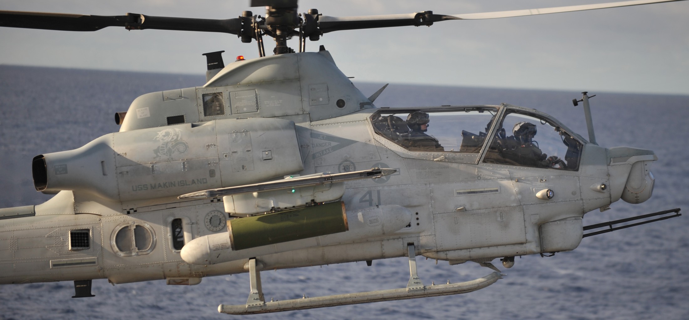 hmla-367 scarface marine light attack helicopter squadron ah-1z viper 33