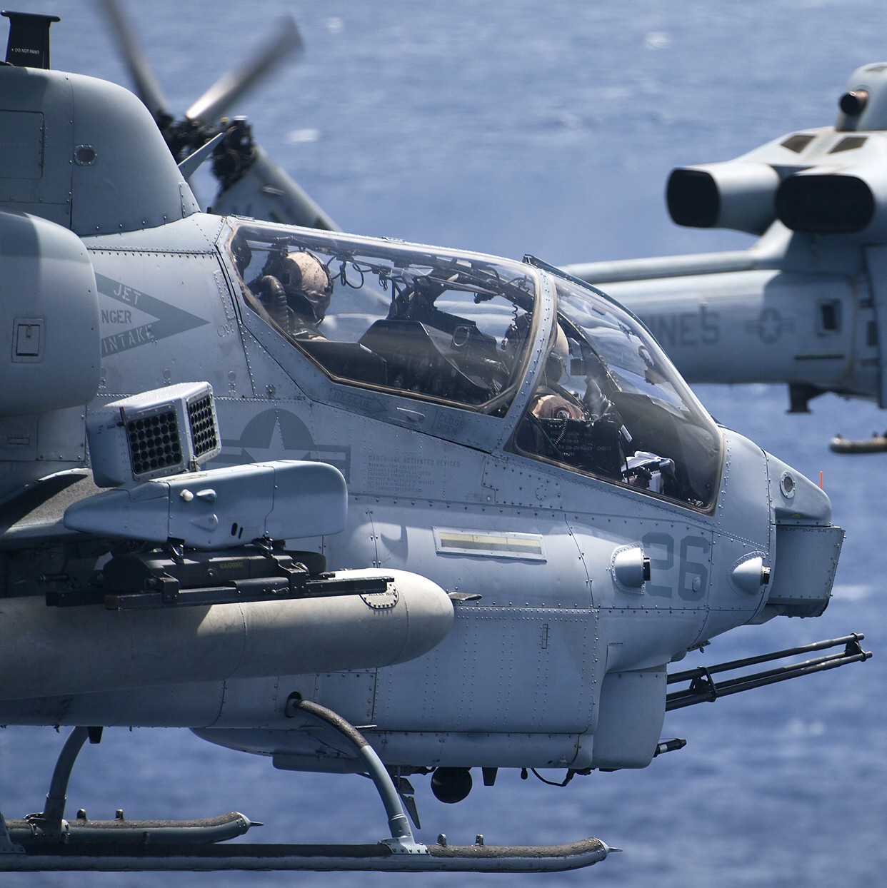 hmla-367 scarface marine light attack helicopter squadron ah-1w super cobra 40