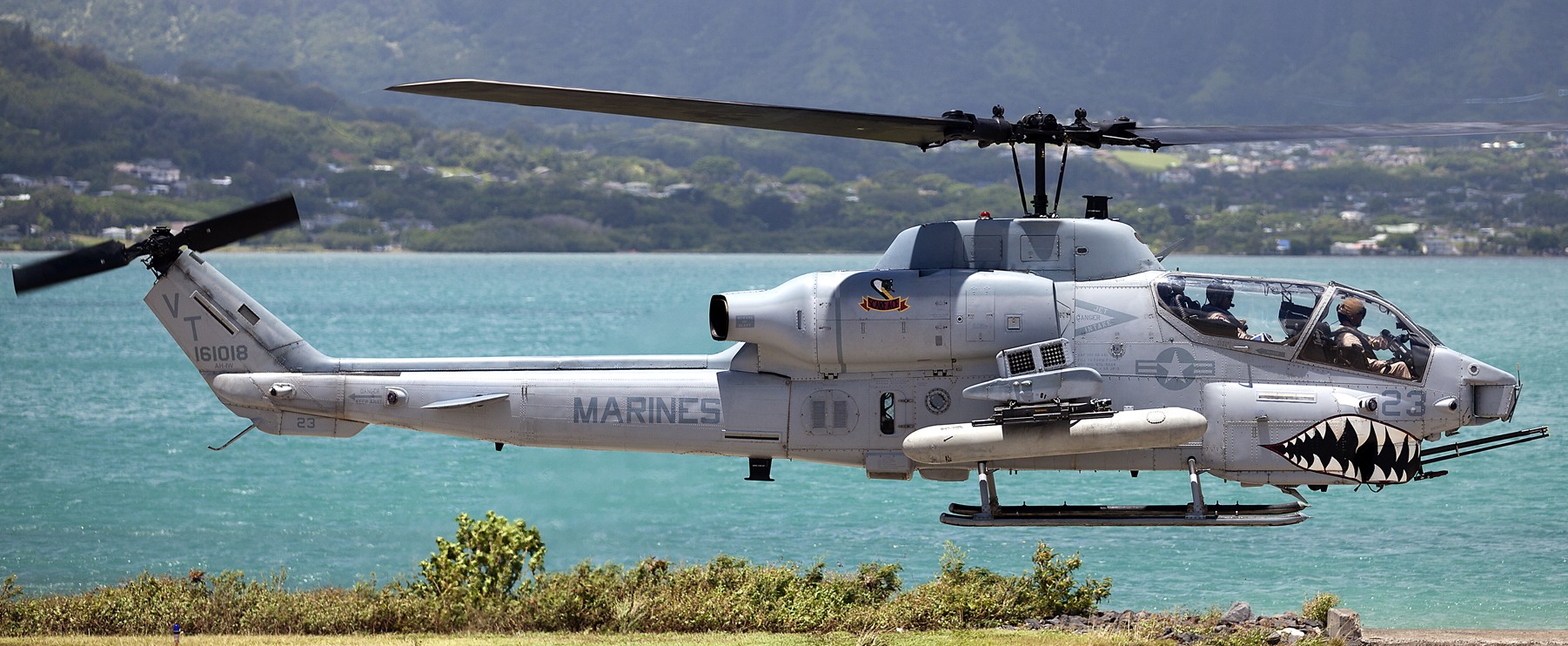 hmla-367 scarface marine light attack helicopter squadron ah-1w super cobra mcas kaneohe bay hawaii 42