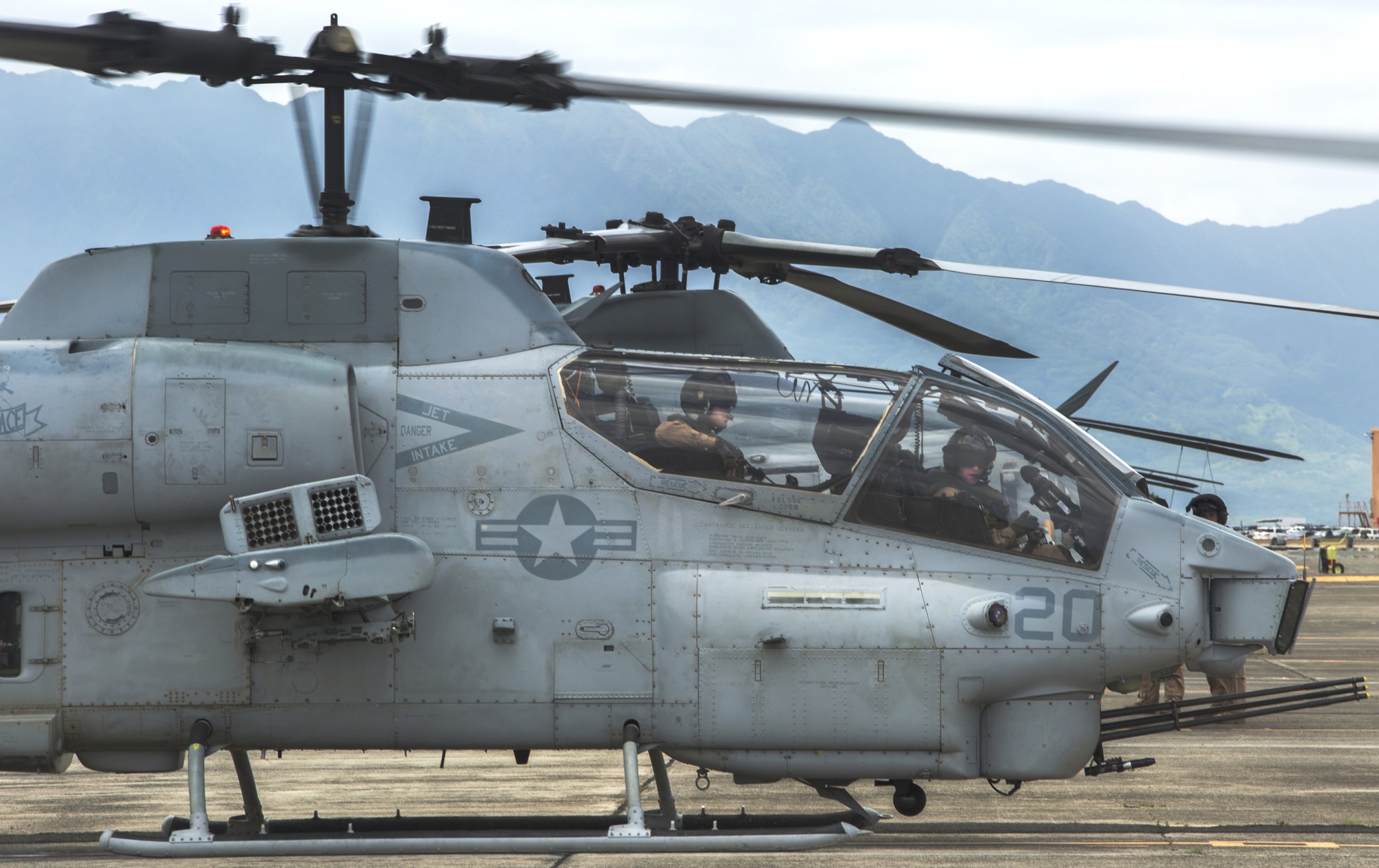 hmla-367 scarface marine light attack helicopter squadron ah-1w super cobra mcb hawaii mcas kaneohe bay 46