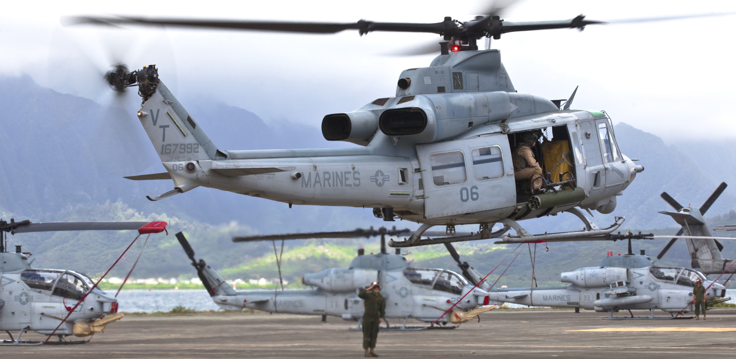 hmla-367 scarface marine light attack helicopter squadron uh-1y venom mcb hawaii kaneohe bay 52