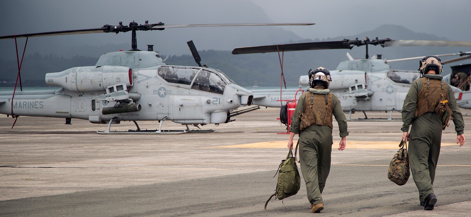 hmla-367 scarface marine light attack helicopter squadron ah-1w super cobra 62