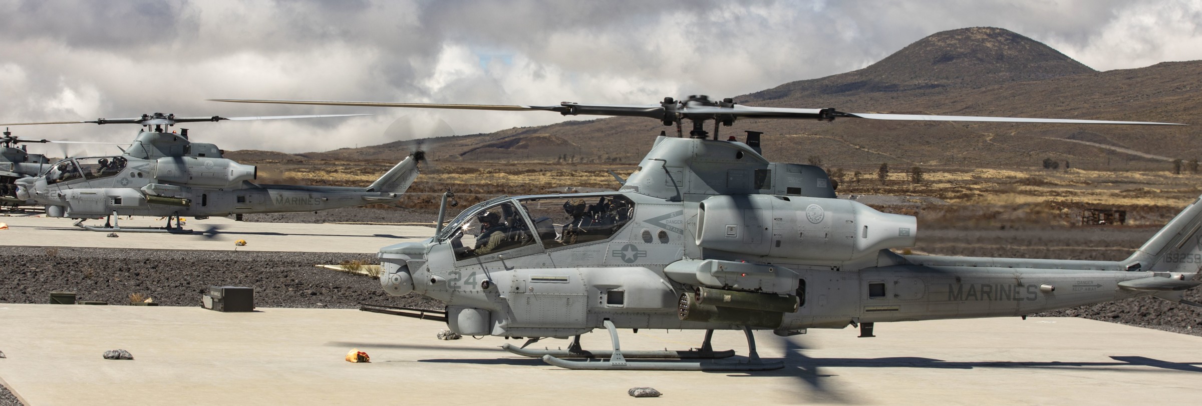 hmla-367 scarface marine light attack helicopter squadron ah-1z viper 73