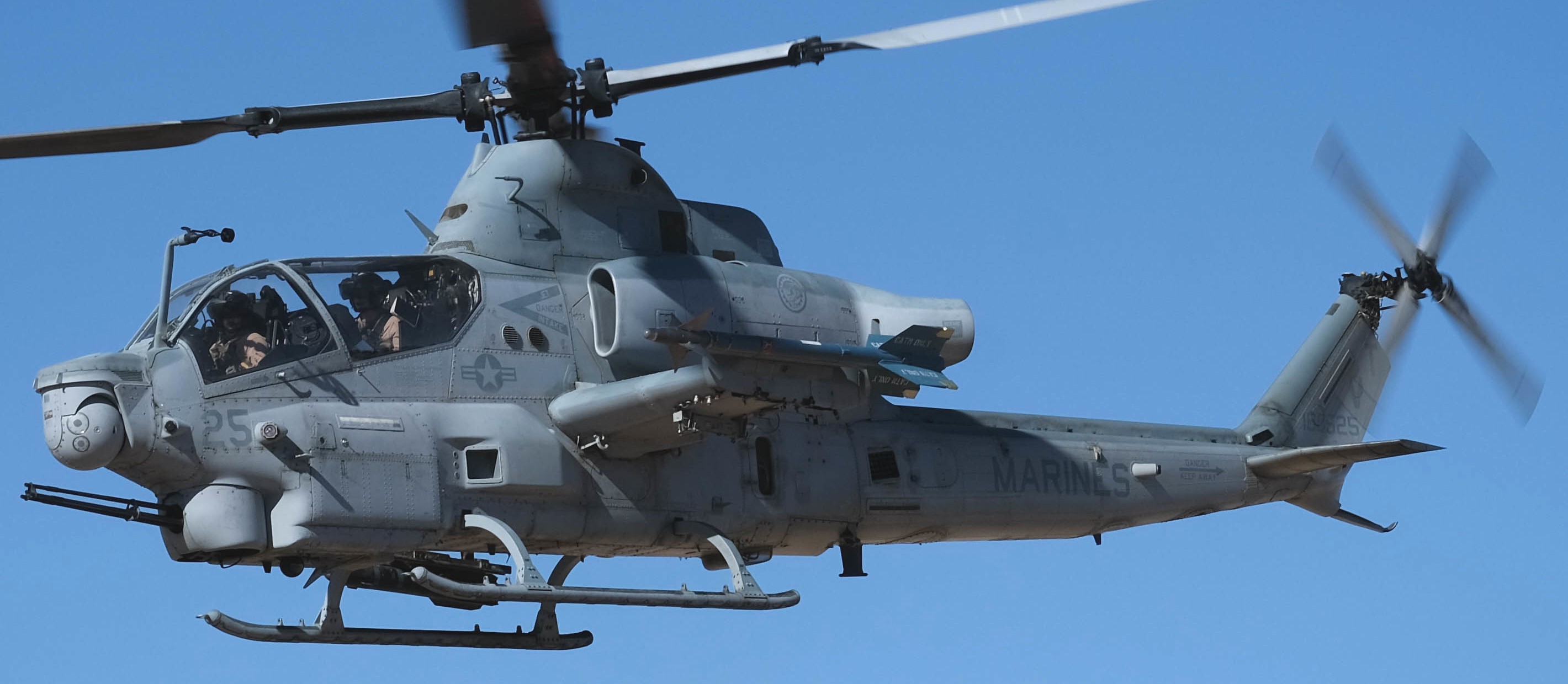 hmla-367 scarface marine light attack helicopter squadron ah-1z viper mcagcc twentynine palms california 82