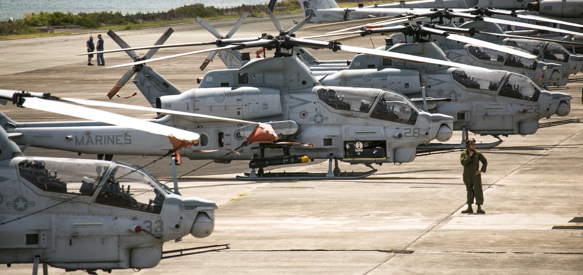 hmla-367 scarface marine light attack helicopter squadron ah-1z viper mcas kaneoha bay mcb hawaii 87