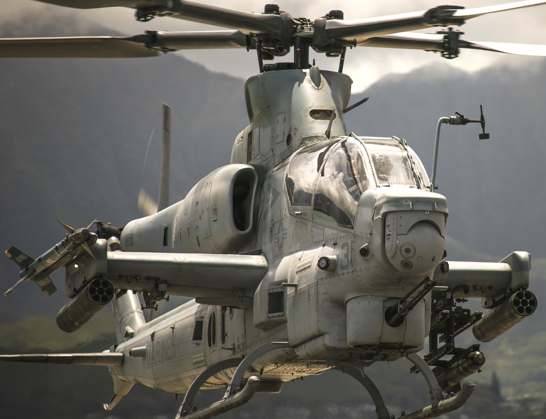 hmla-367 scarface marine light attack helicopter squadron ah-1z viper mcb hawaii kaneohe bay 88