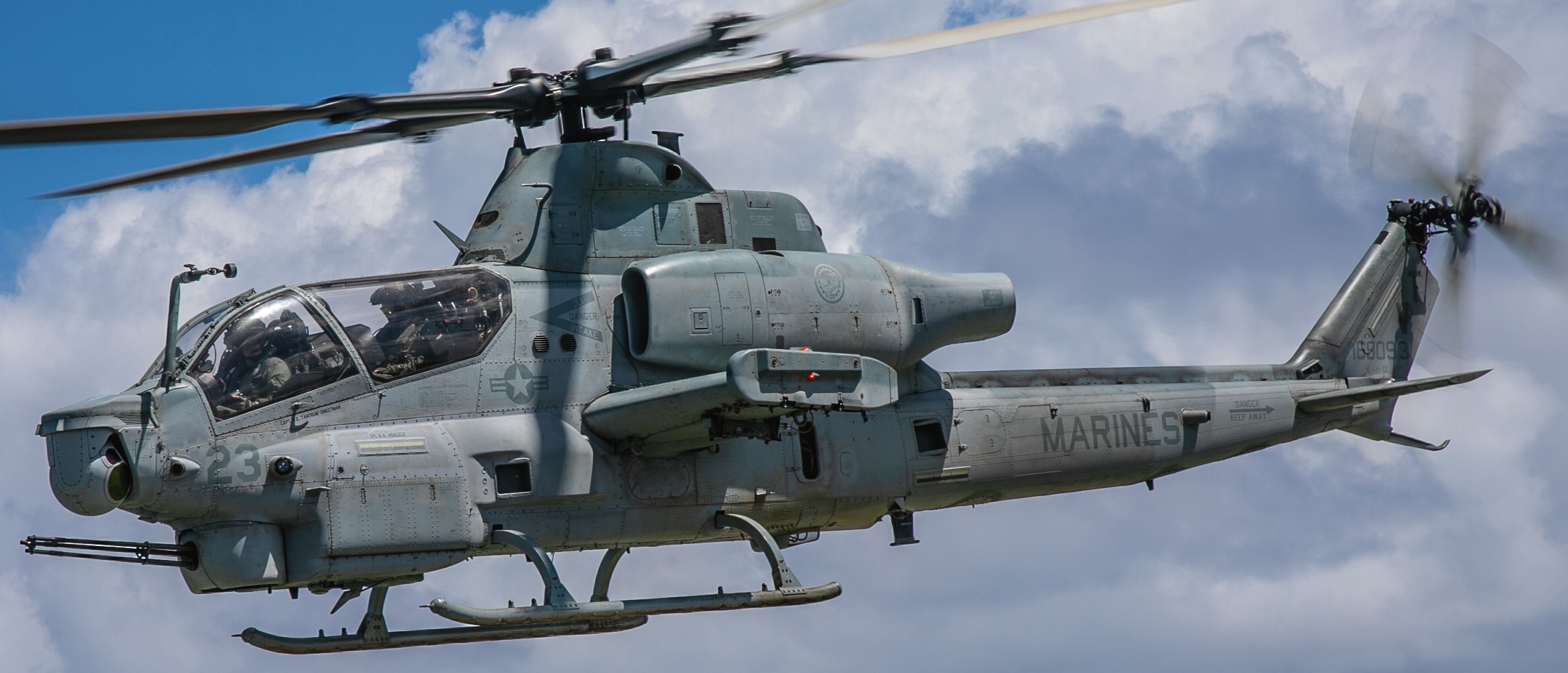 hmla-367 scarface marine light attack helicopter squadron ah-1z viper 89