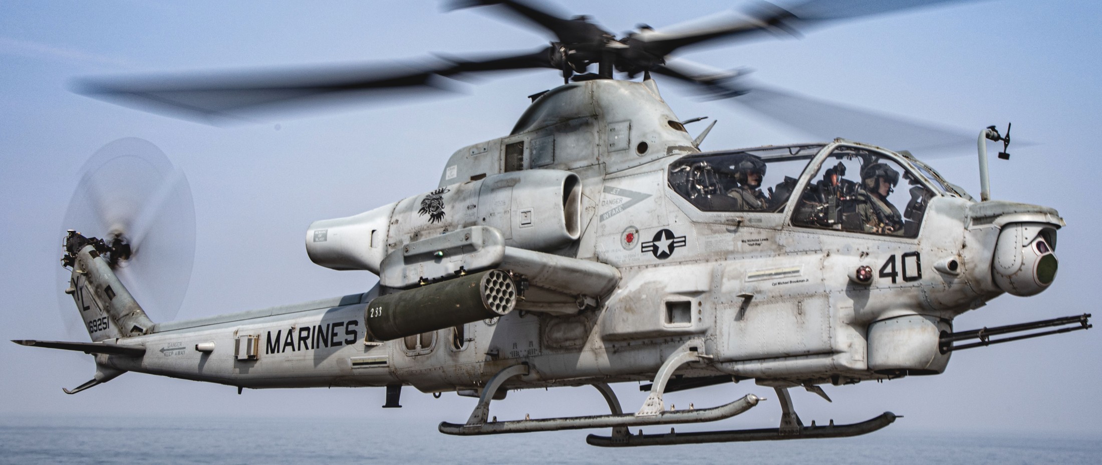 hmla-367 scarface marine light attack helicopter squadron ah-1z viper lhd-8 uss makin island 100