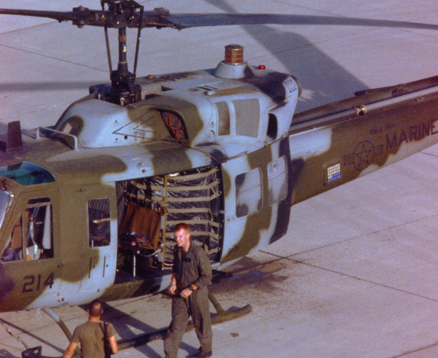 hmla-369 gunfighters marine light attack helicopter squadron uh-1n twin huey desert shield 1991 03