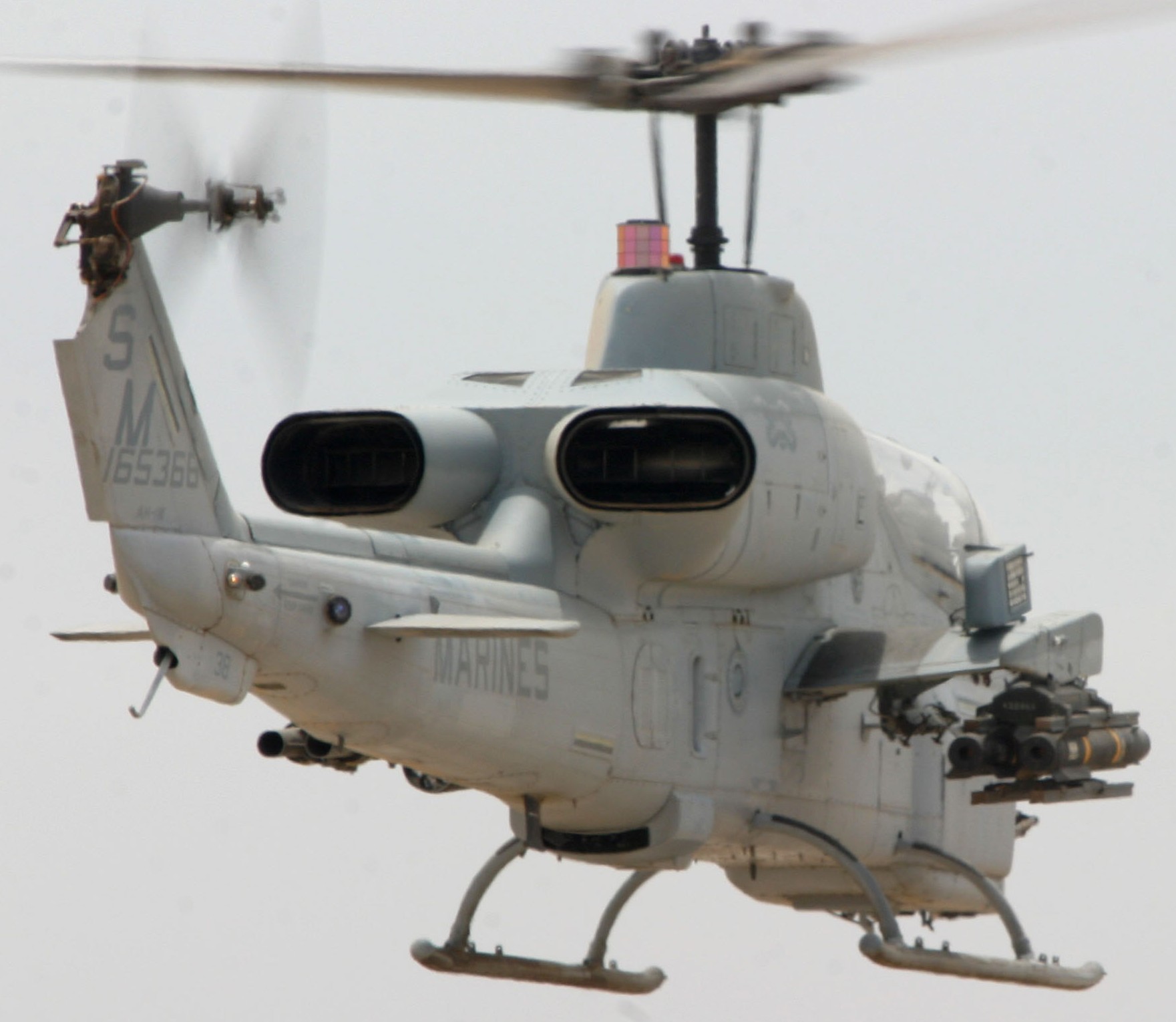 hmla-369 gunfighters marine light attack helicopter squadron ah-1w super cobra al taqaddum iraq 12