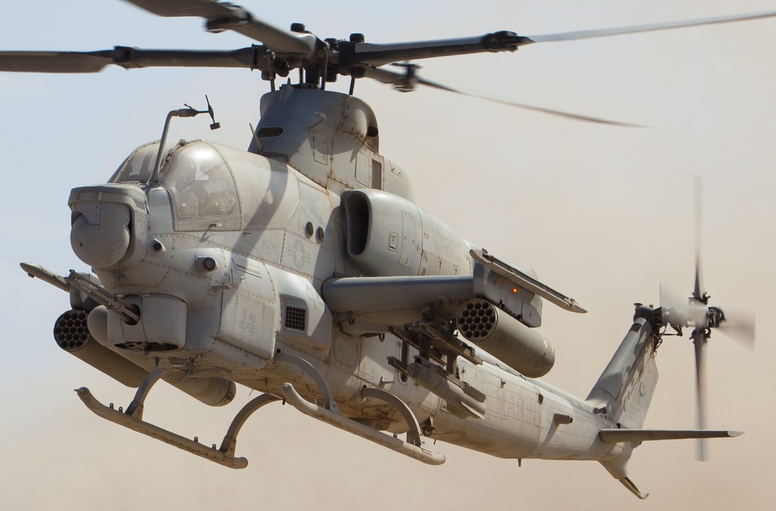 hmla-369 gunfighters marine light attack helicopter squadron ah-1w super cobra djibouti 18