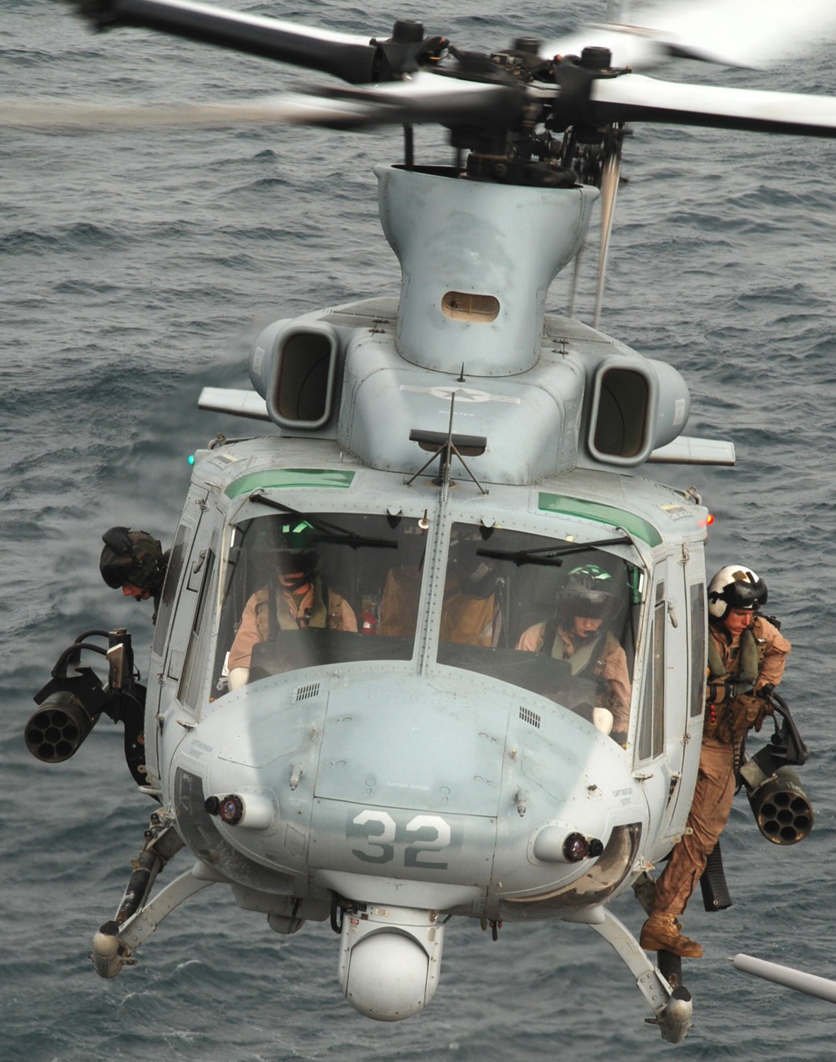 hmla-369 gunfighters marine light attack helicopter squadron uh-1y venom lha-5 uss peleliu 21