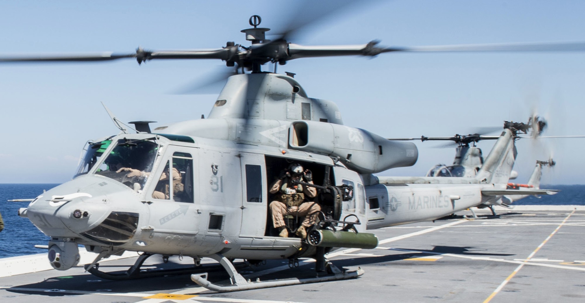 hmla-369 gunfighters marine light attack helicopter squadron uh-1y venom uss somerset 28