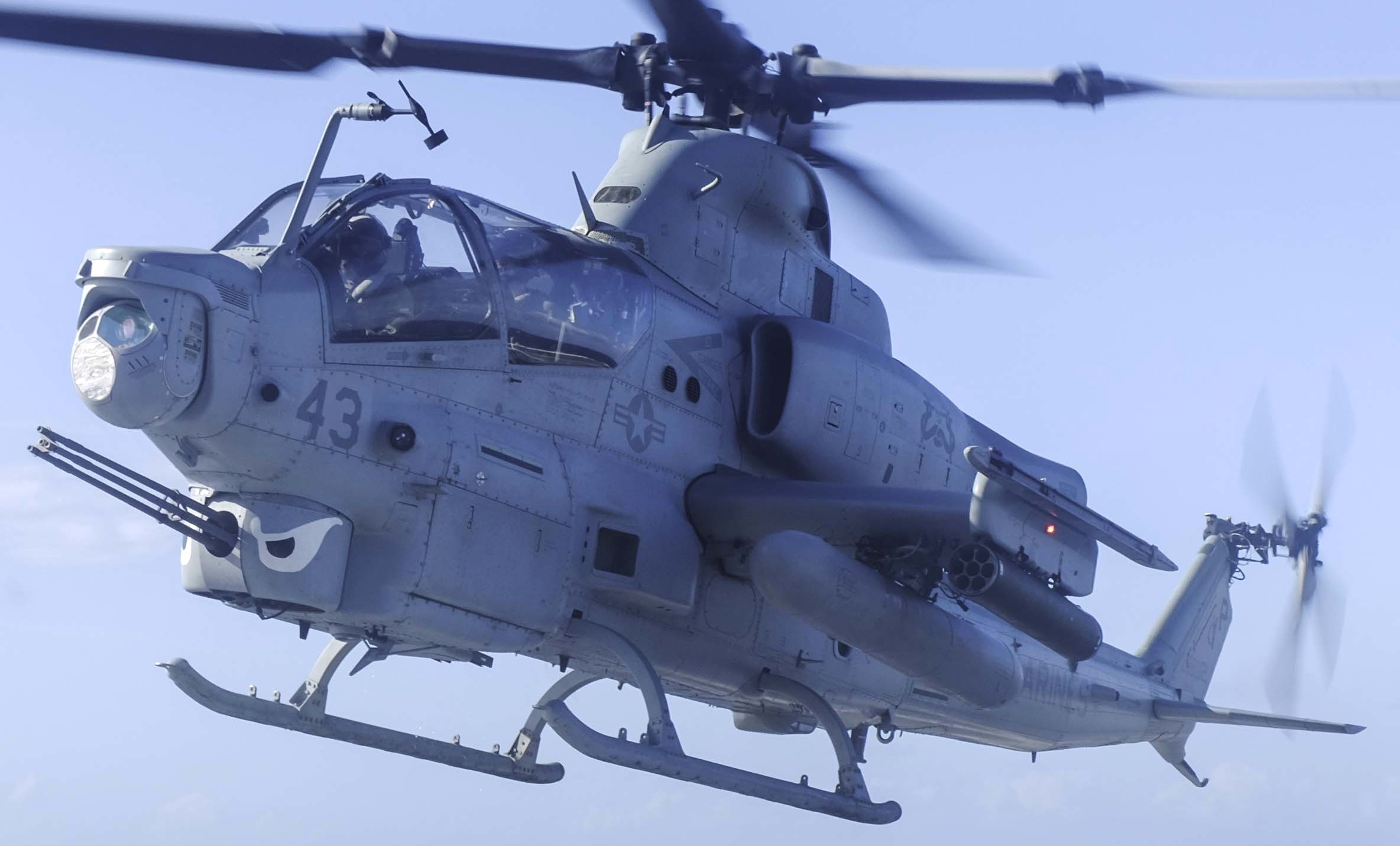 hmla-369 gunfighters marine light attack helicopter squadron ah-1z viper lpd-25 uss somerset 30