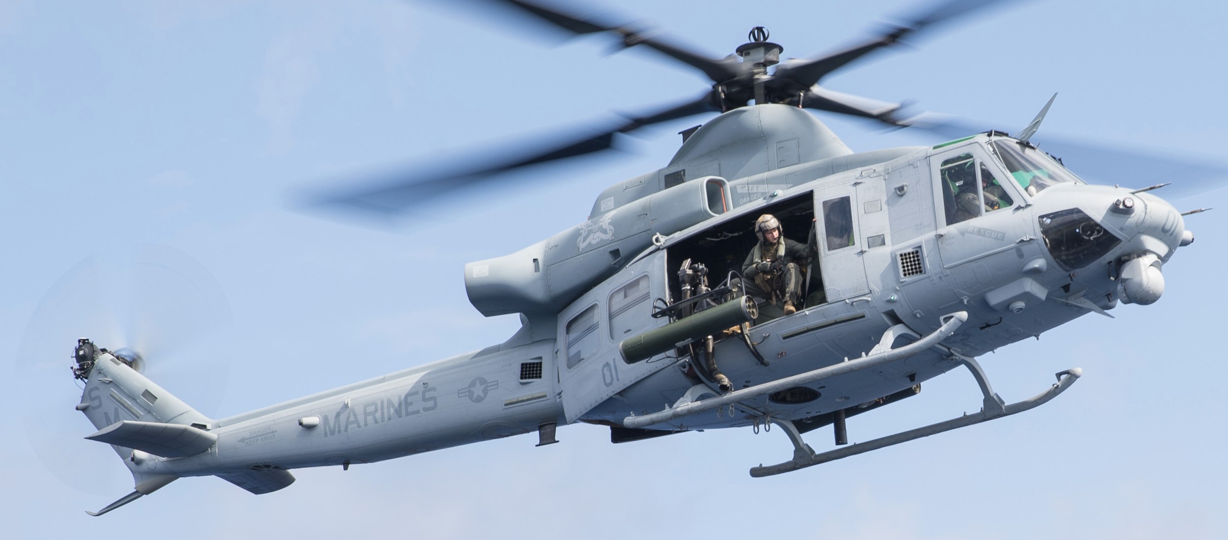 hmla-369 gunfighters marine light attack helicopter squadron uh-1y venom lhd-6 uss bonhomme richard 43