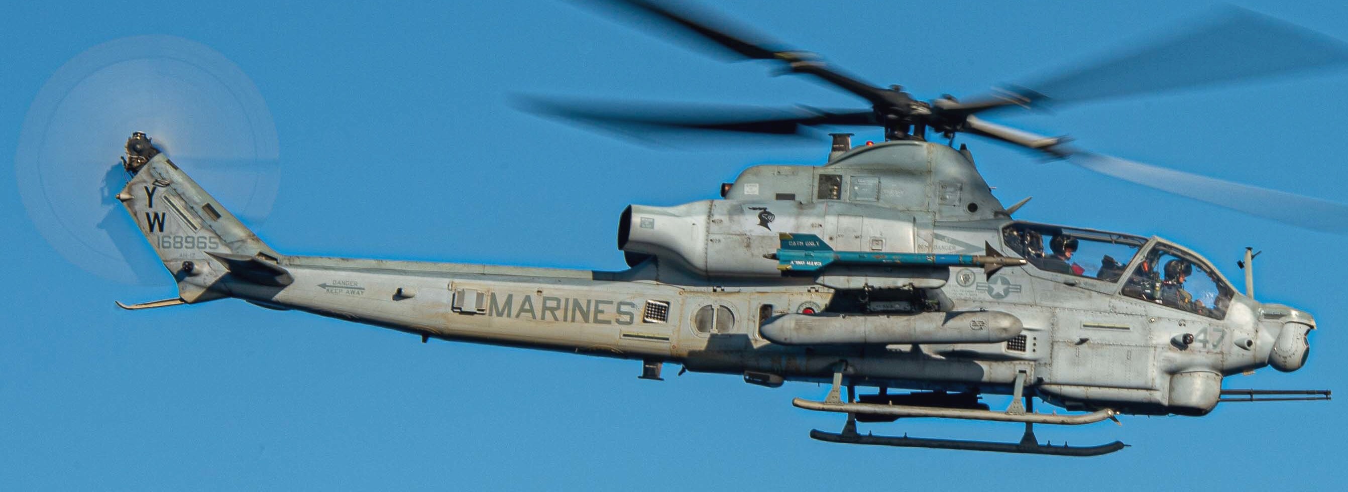 hmla-369 gunfighters marine light attack helicopter squadron ah-1z viper lhd-2 uss essex 64