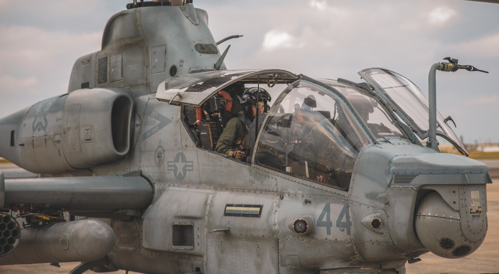 hmla-369 gunfighters marine light attack helicopter squadron ah-1z viper 70