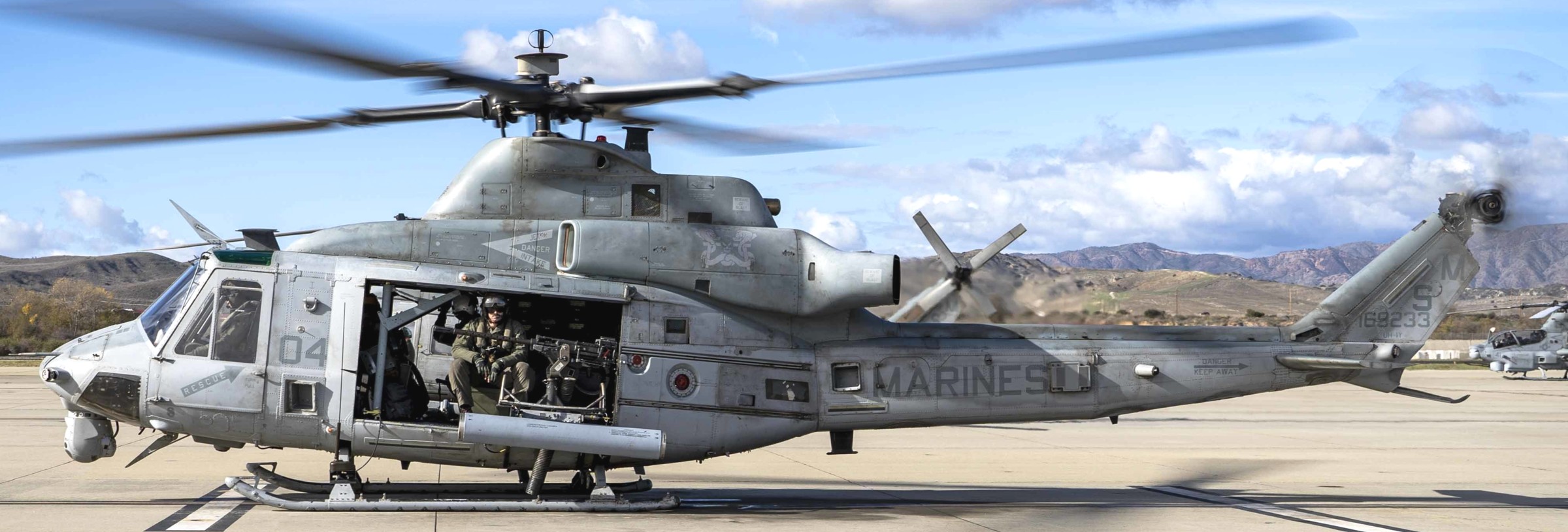 hmla-369 gunfighters marine light attack helicopter squadron uh-1y venom camp pendleton california 87