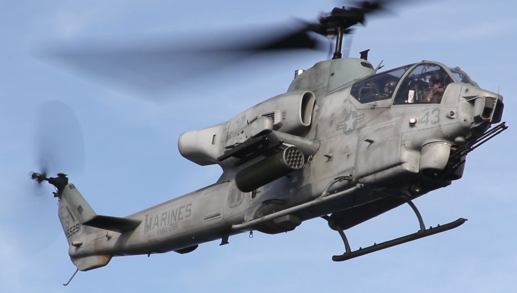 hmla-467 sabers marine light attack helicopter squadron ah-1w super cobra 21