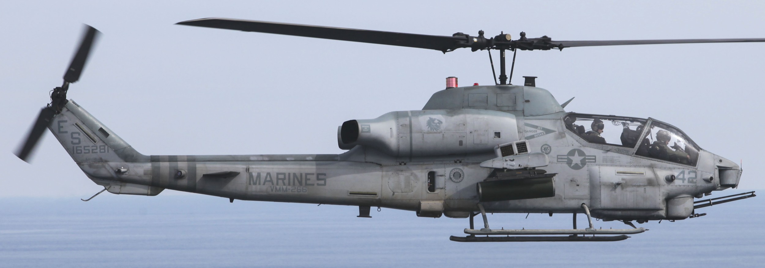 hmla-467 sabers marine light attack helicopter squadron ah-1w super cobra 26