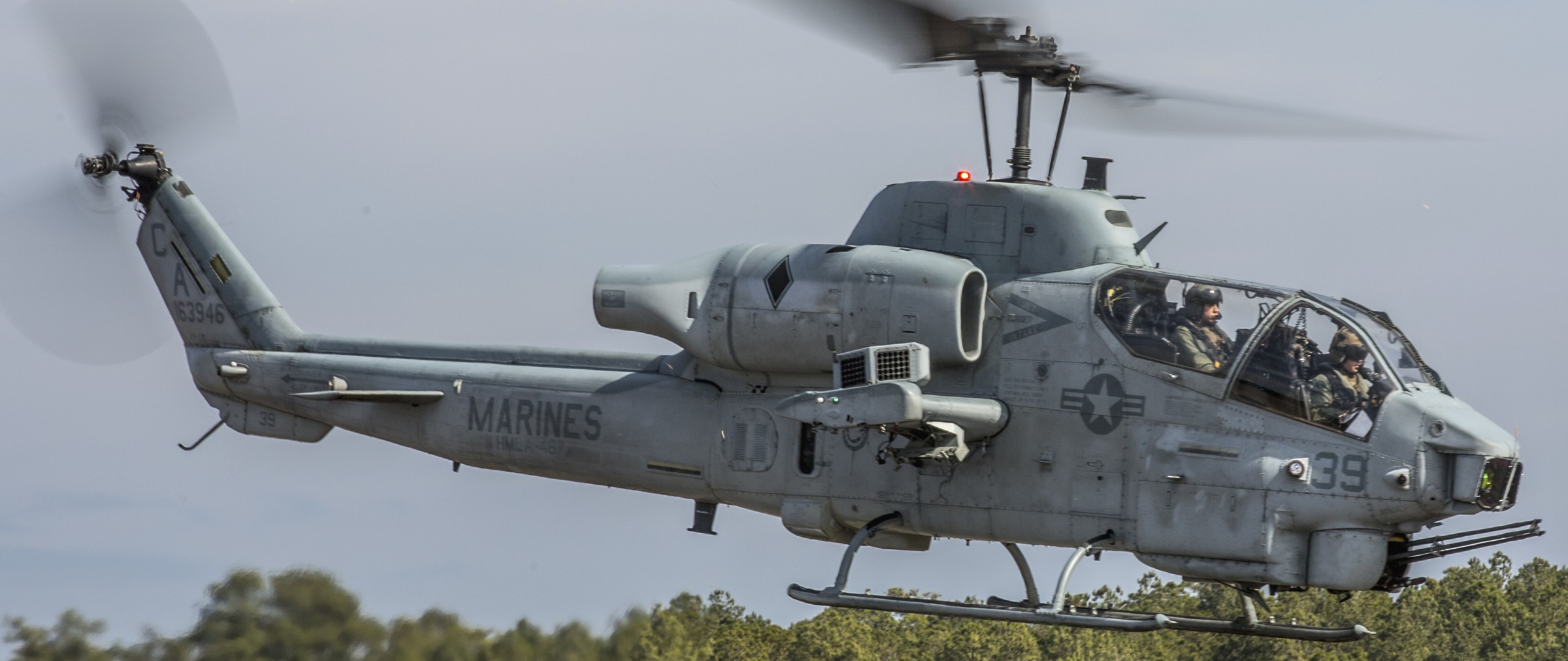 hmla-467 sabers marine light attack helicopter squadron ah-1w super cobra camp davis north carolina 49