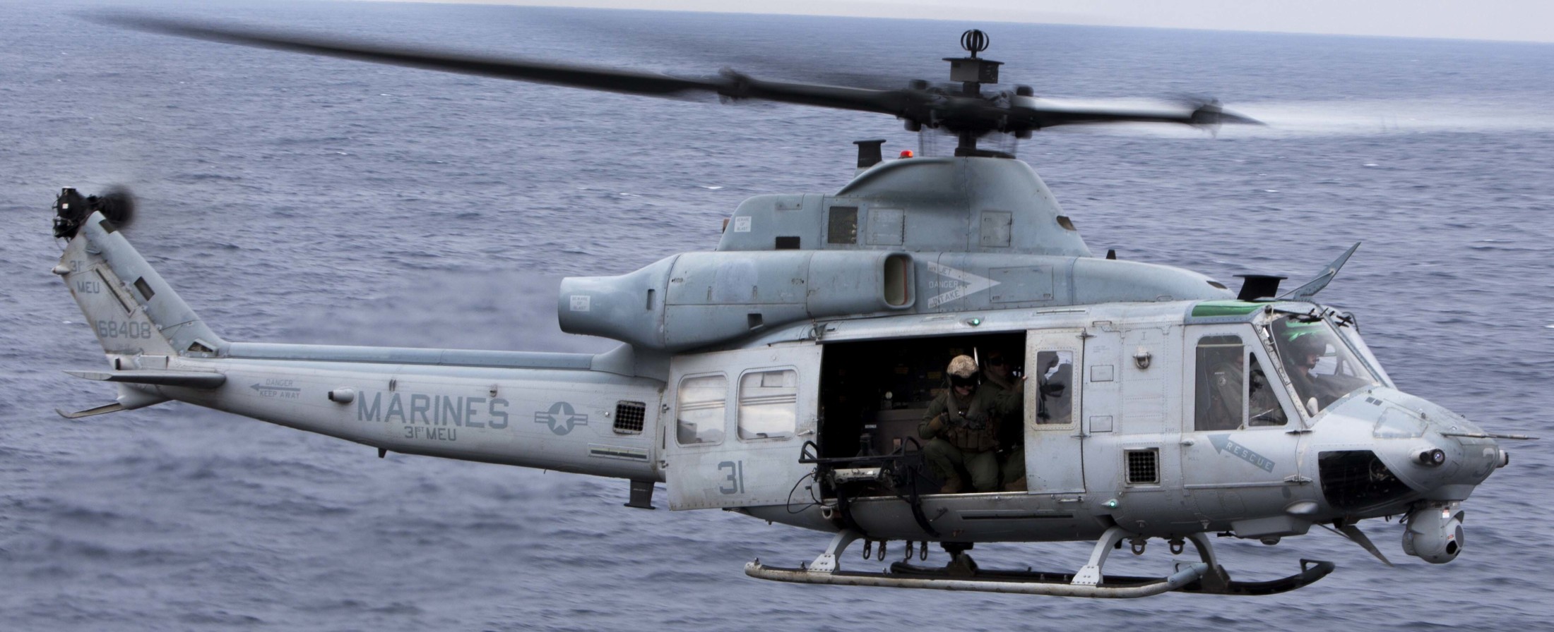 hmla-469 vengenace marine light attack helicopter squadron uh-1y venom lhd-6 uss bonhomme richard 13