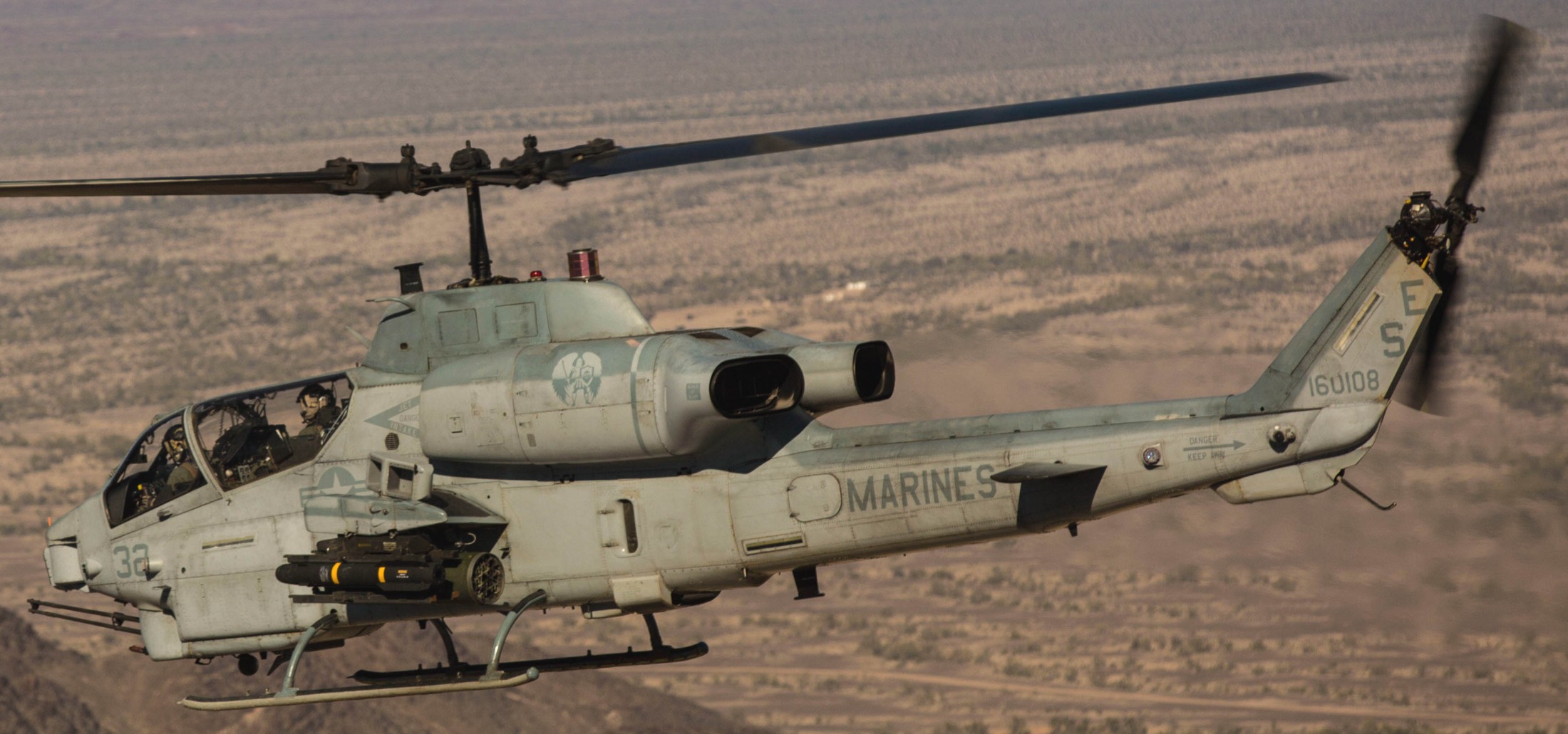 hmla-469 vengenace marine light attack helicopter squadron ah-1w super cobra 18