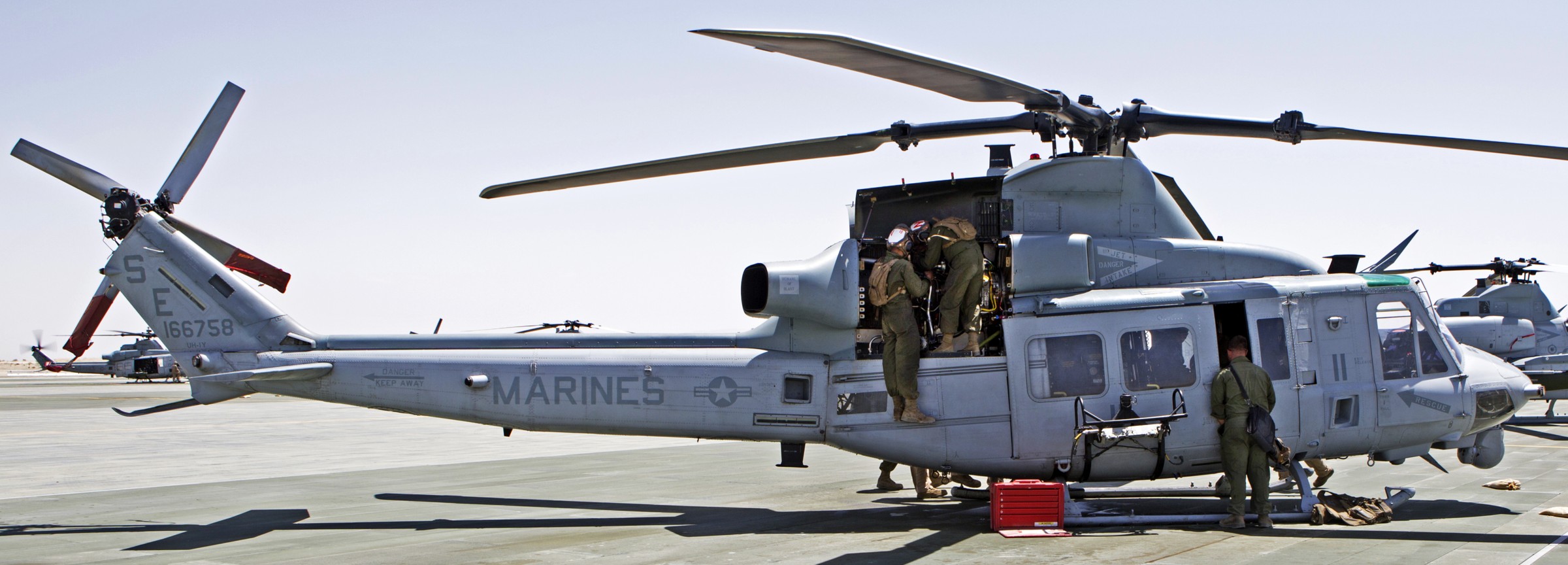 hmla-469 vengenace marine light attack helicopter squadron uh-1y venom mcagcc twentynine palms 19