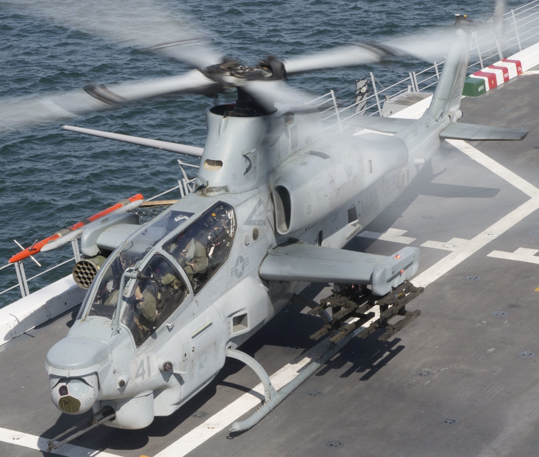 hmla-469 vengenace marine light attack helicopter squadron ah-1z viper 24