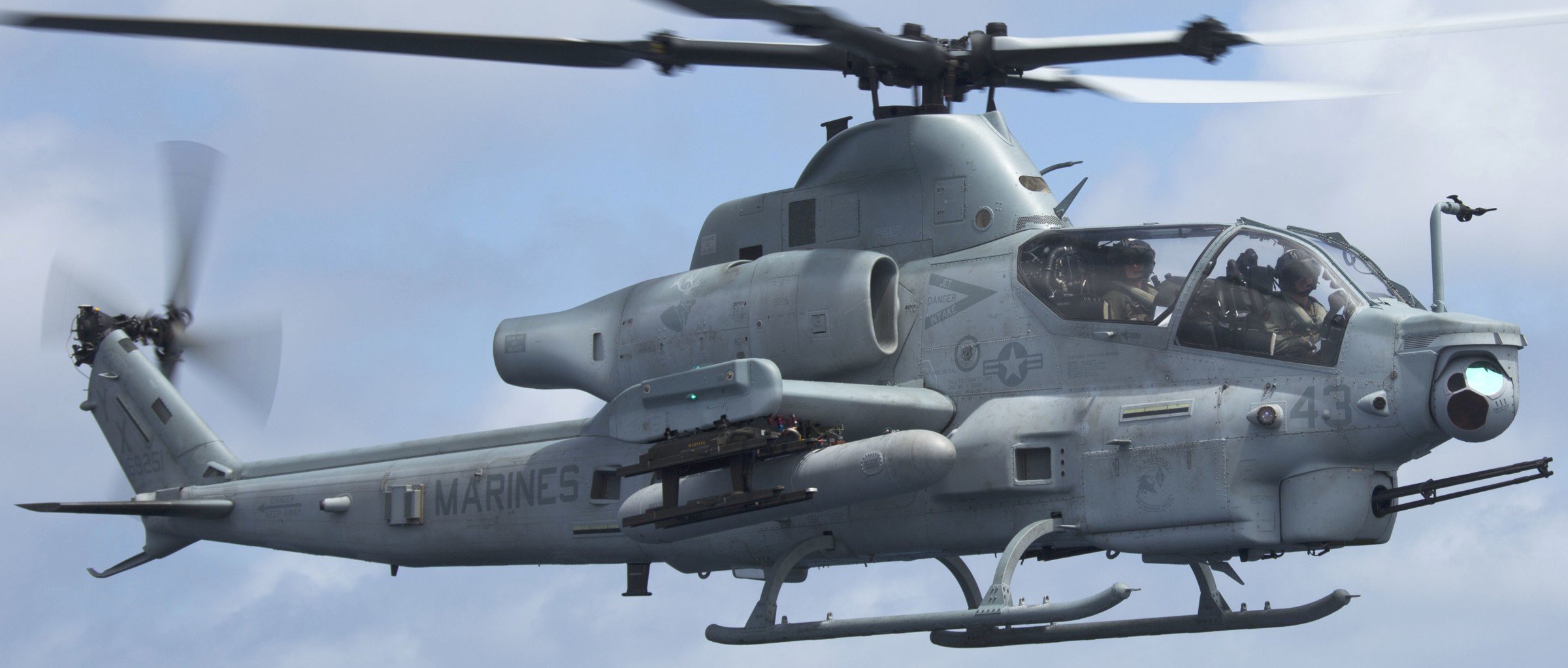 hmla-469 vengenace marine light attack helicopter squadron ah-1z viper 25