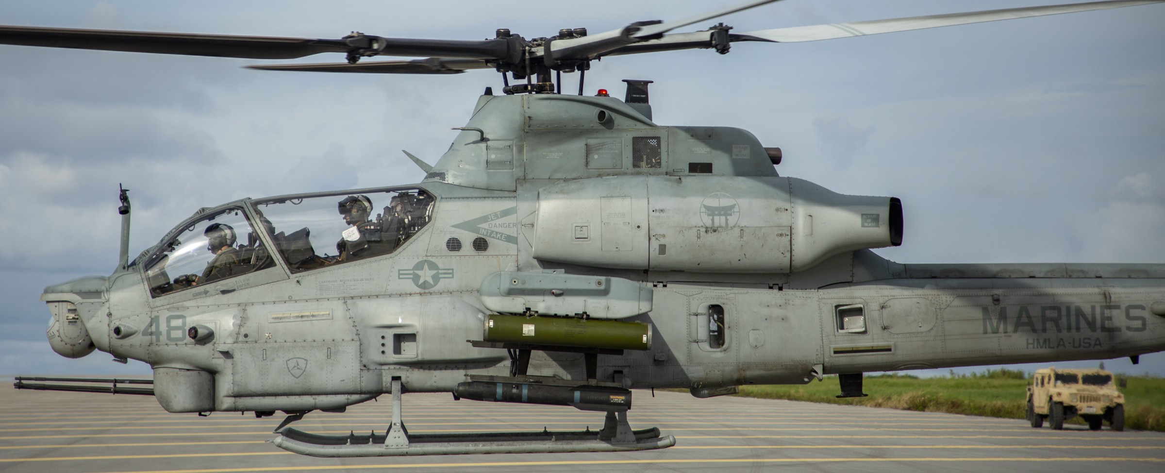 hmla-469 vengenace marine light attack helicopter squadron ah-1z viper ie shima training facility japan 39