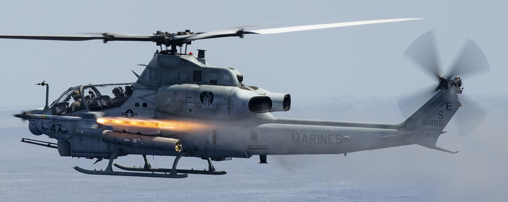 hmla-469 vengenace marine light attack helicopter squadron ah-1z viper aim-9 sidewinder missile 41