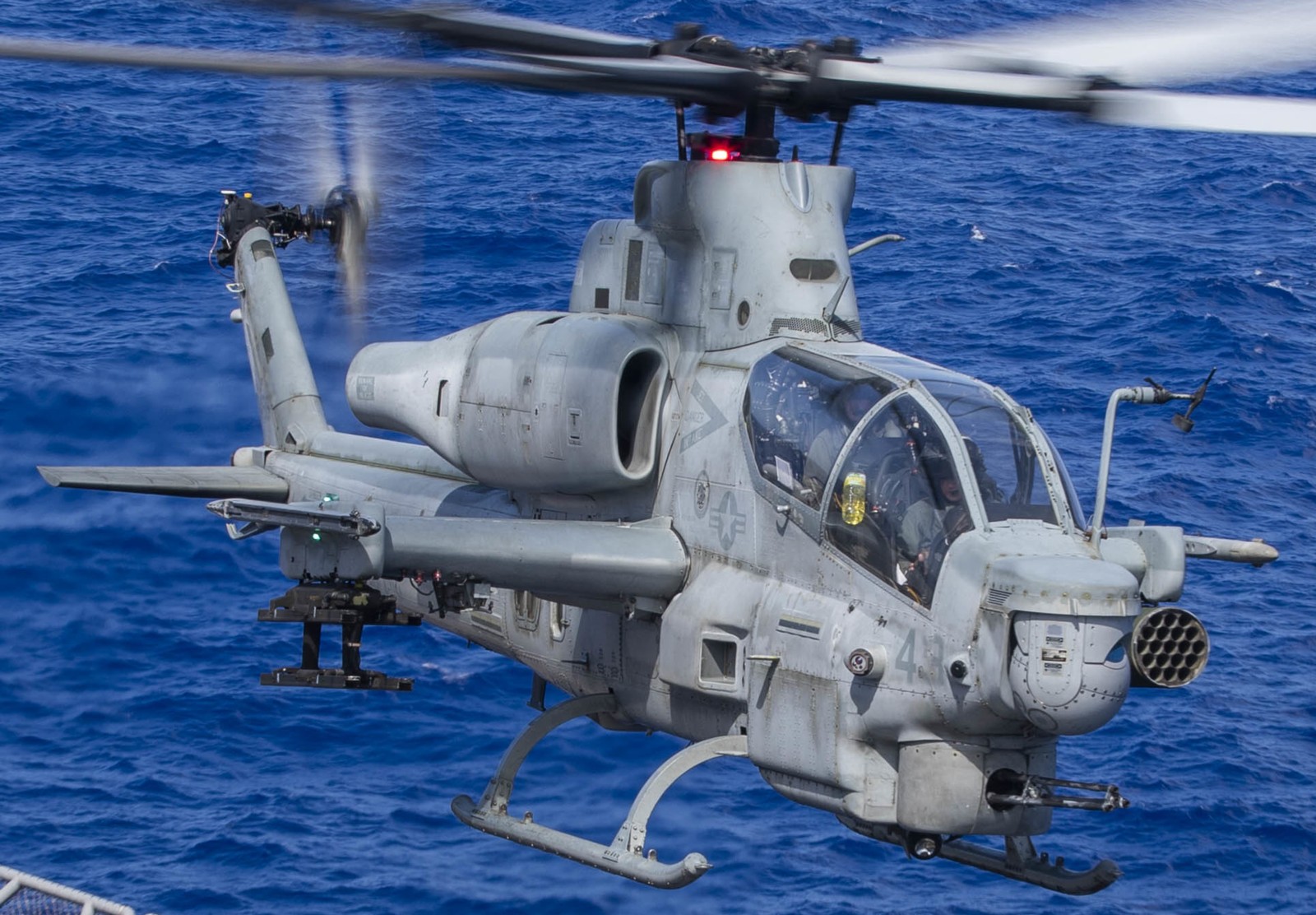 hmla-469 vengenace marine light attack helicopter squadron ah-1z viper 48