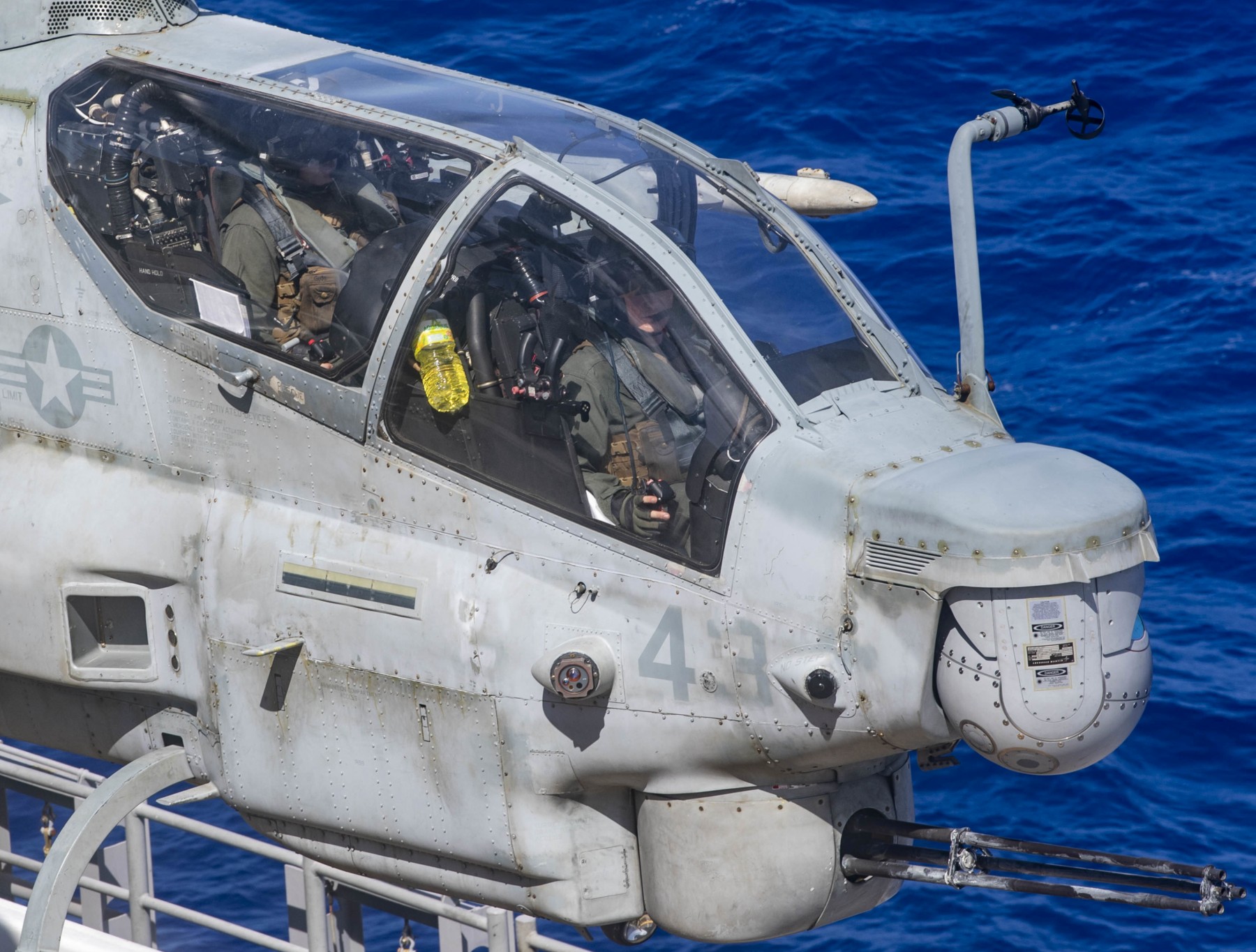 hmla-469 vengenace marine light attack helicopter squadron ah-1z viper cockpit view 49