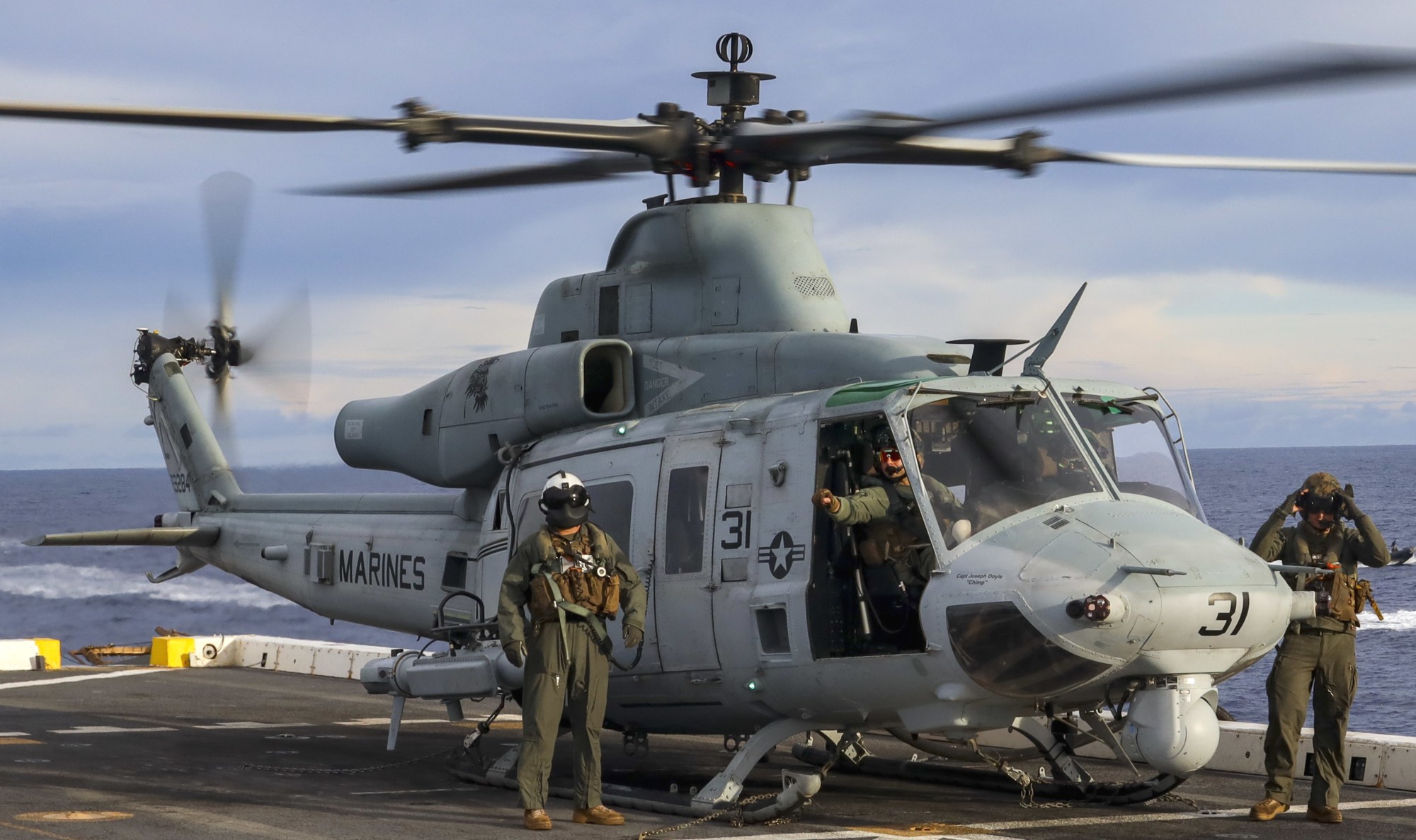 hmla-469 vengenace marine light attack helicopter squadron uh-1y venom lpd-23 uss anchorage 69