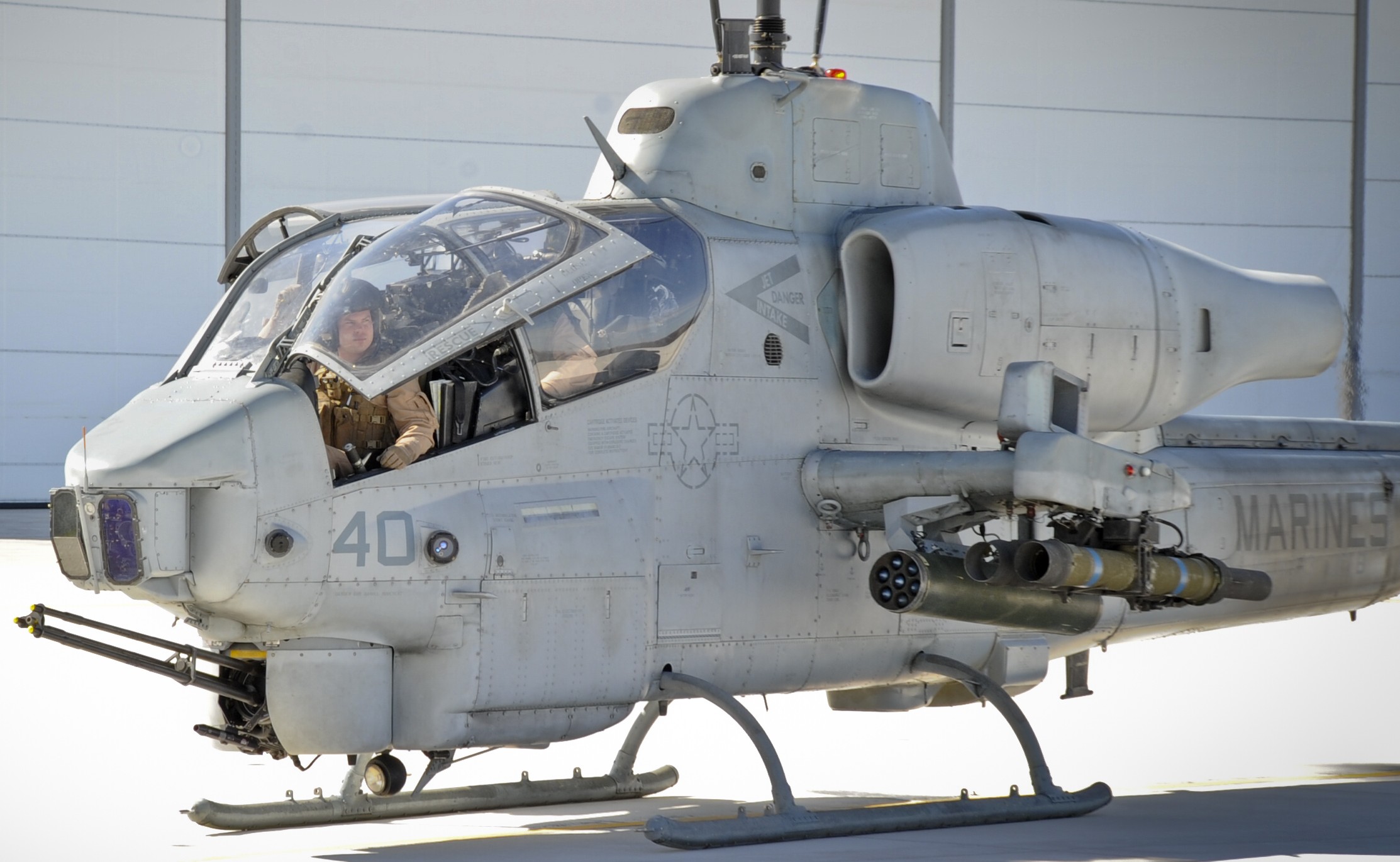 hmla-773 red dog marine light attack helicopter squadron ah-1w super cobra mcguire dix lakehurst 13