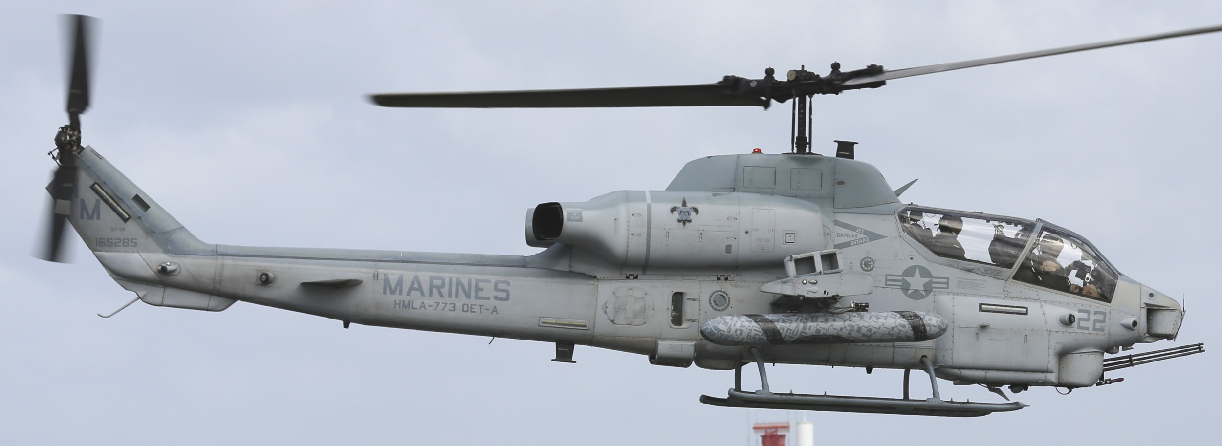 hmla-773 red dog marine light attack helicopter squadron ah-1w super cobra 35