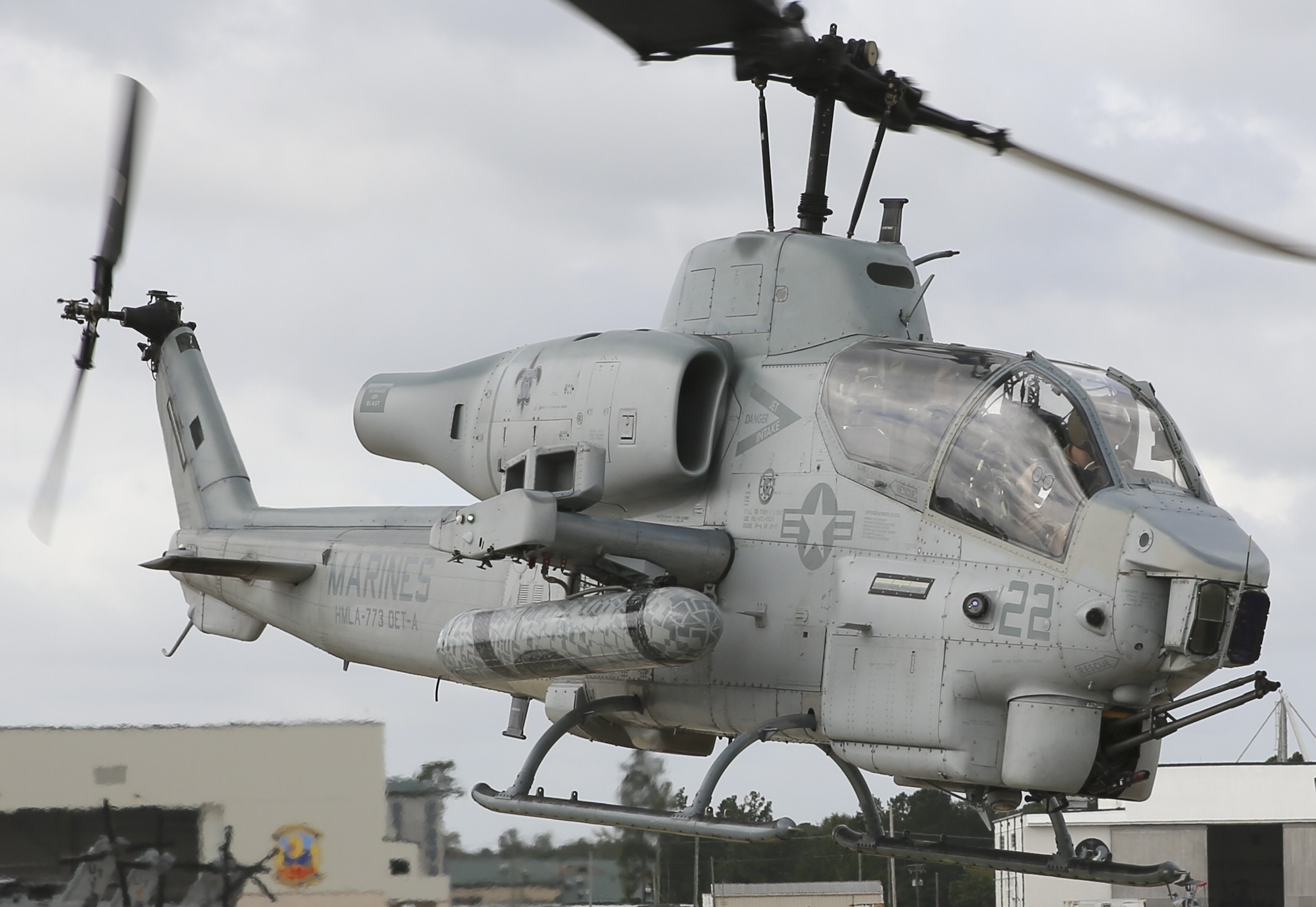 hmla-773 red dog marine light attack helicopter squadron ah-1w super cobra mcas new river 36