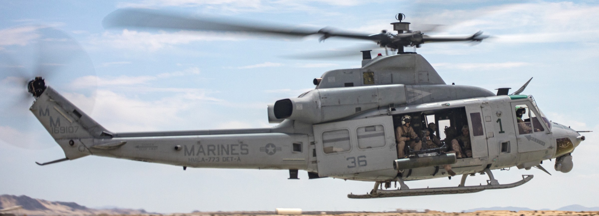 hmla-773 red dog marine light attack helicopter squadron uh-1y venom 81