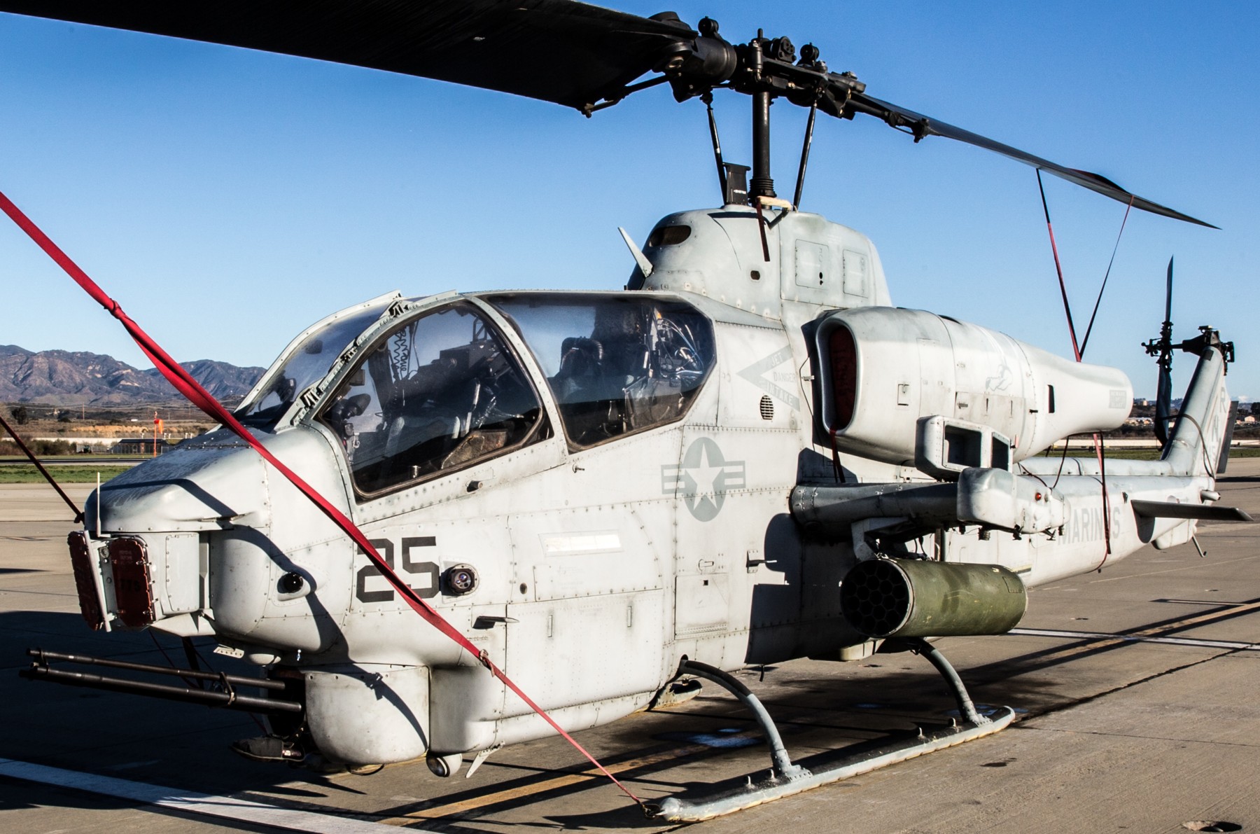 hmla-775 coyotes marine light attack helicopter squadron ah-1w super cobra 28