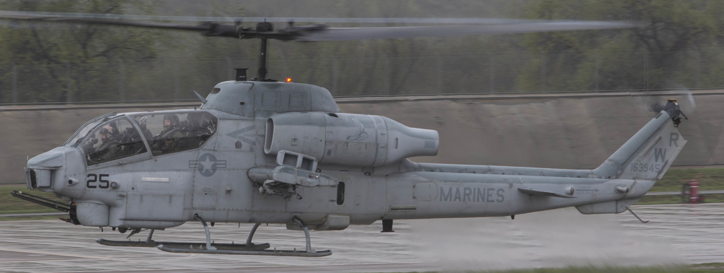 hmla-775 coyotes marine light attack helicopter squadron ah-1w super cobra final flight 30