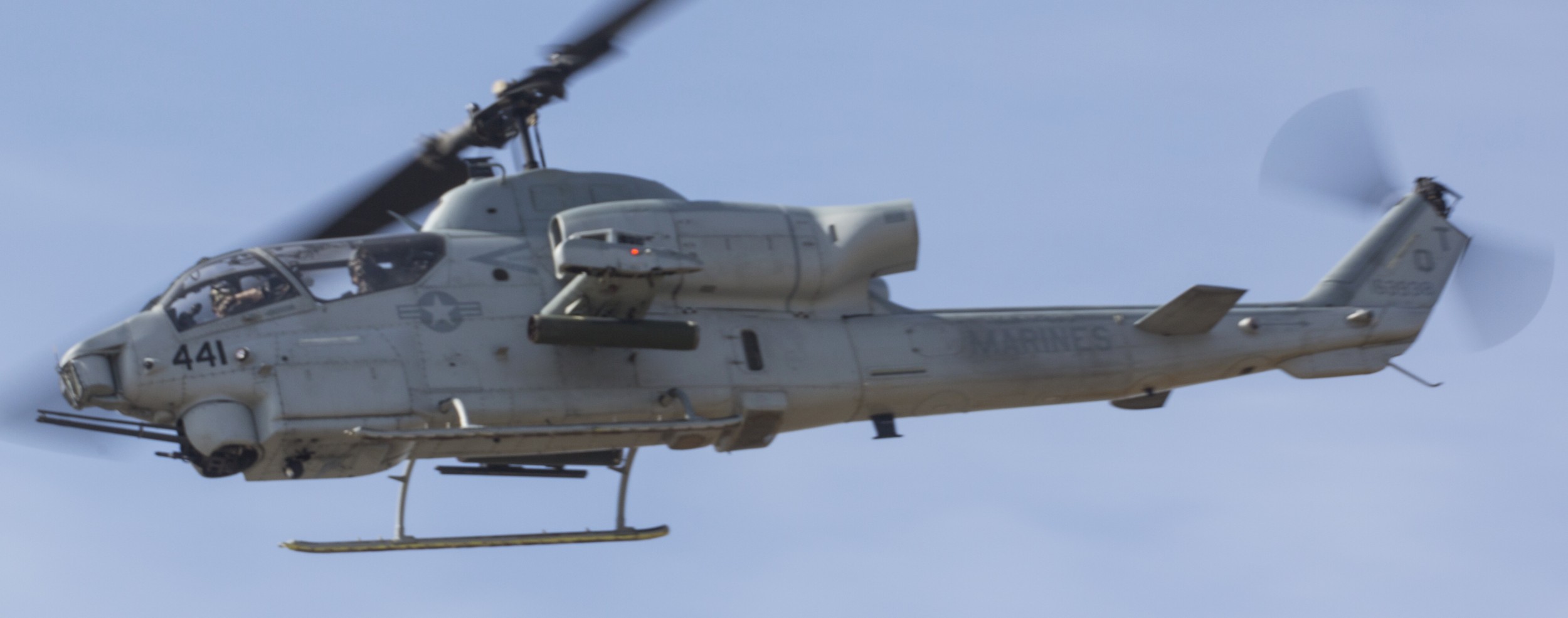 hmlat-303 atlas marine light attack helicopter training squadron ah-1w super cobra 09