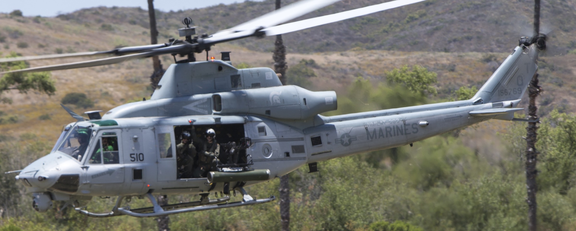 hmlat-303 atlas marine light attack helicopter training squadron uh-1y venom 15