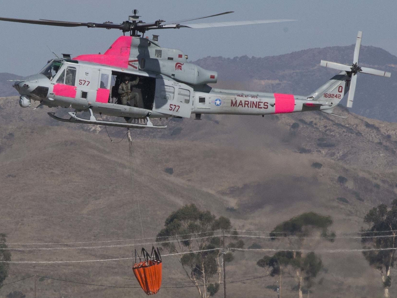 hmlat-303 atlas marine light attack helicopter training squadron uh-1y venom california wildfire 2017 21