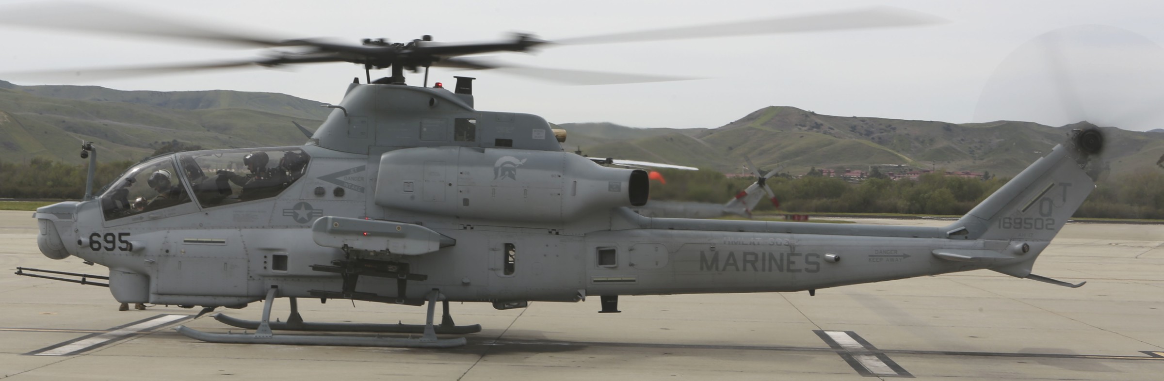 hmlat-303 atlas marine light attack helicopter training squadron ah-1z viper 29