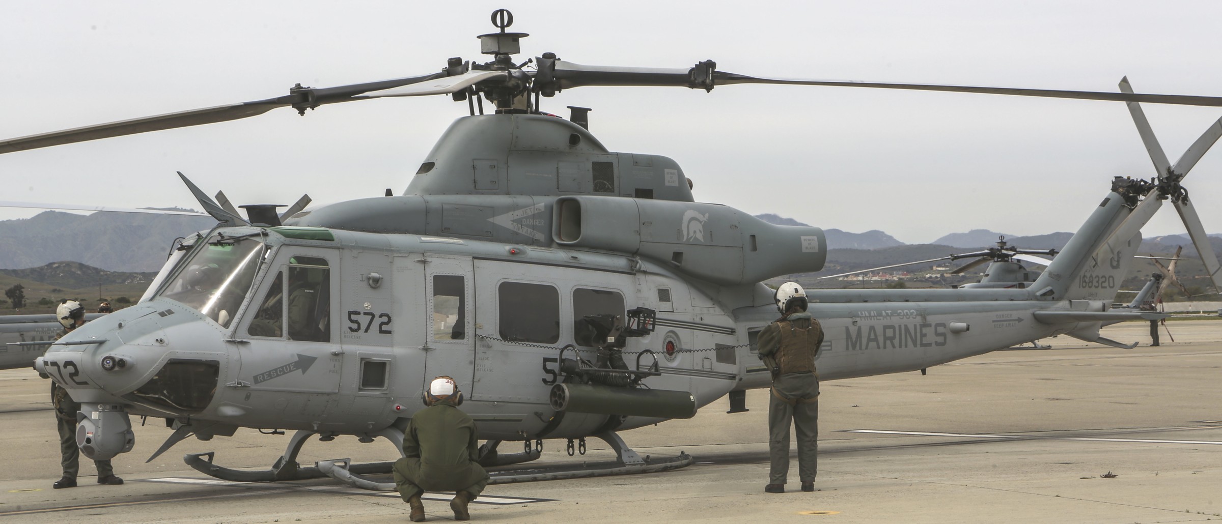 hmlat-303 atlas marine light attack helicopter training squadron uh-1y venom 33