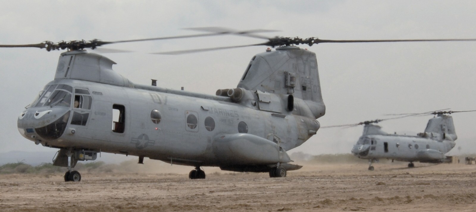 hmm-163 evil eyes marine medium helicopter squadron ch-46e sea knight usmc 17