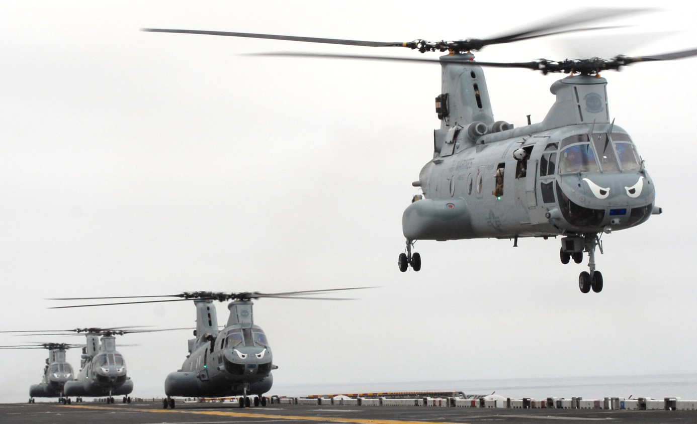 hmm-163 evil eyes marine medium helicopter squadron ch-46e sea knight usmc 20